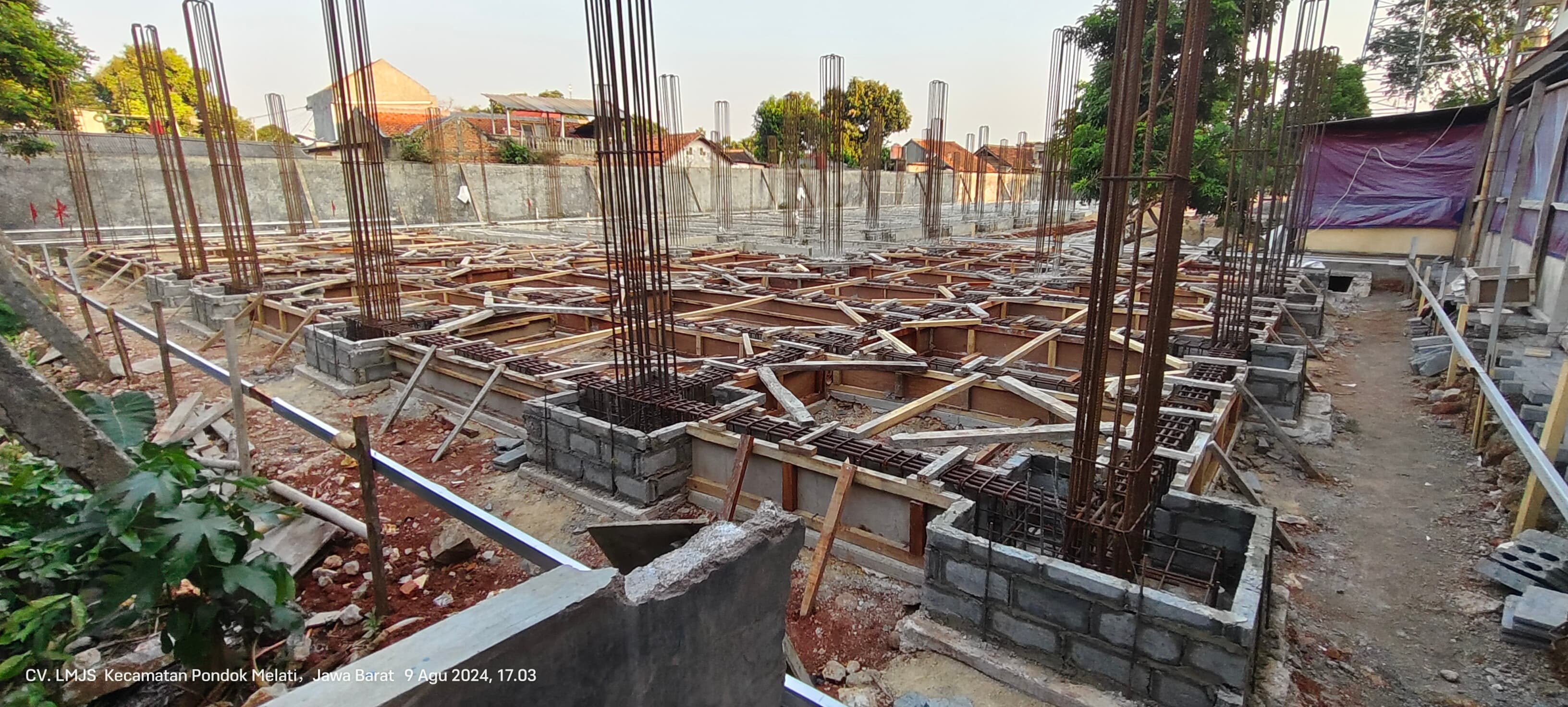 Proyek Konstruksi Limas Kontraktor